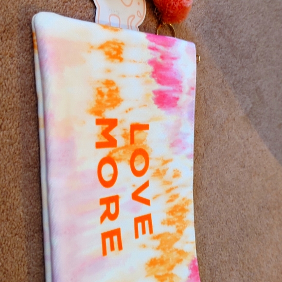 Ivory Ella  Makeup Bag 11 1/2 x long. X 8 top to BTM  MARKED DOWN - Picture 1 of 4